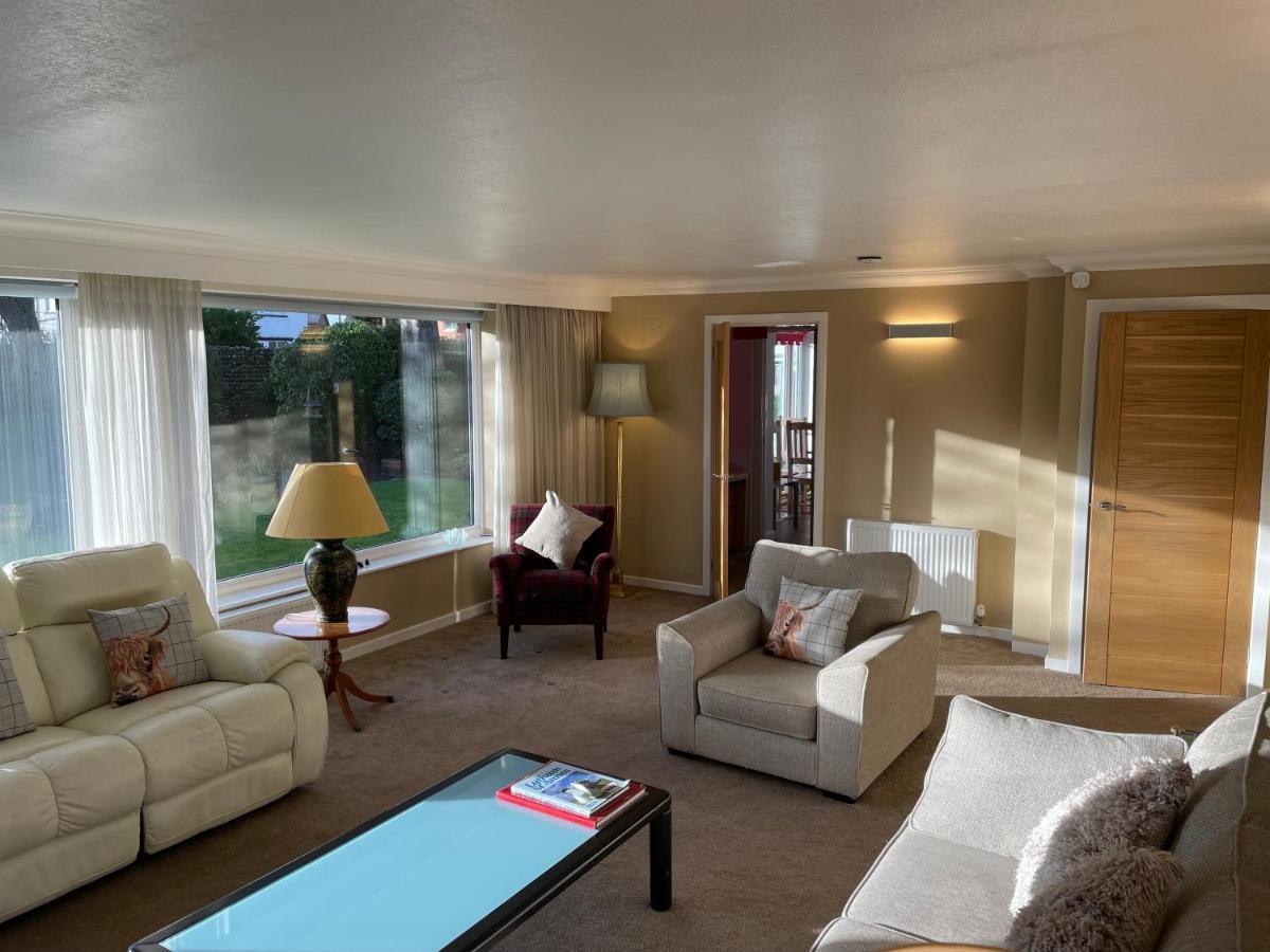 'Sounion' - Fabulous, Spacious Modern House With Large Private Garden In Leafy Lytham Lytham St Annes Buitenkant foto
