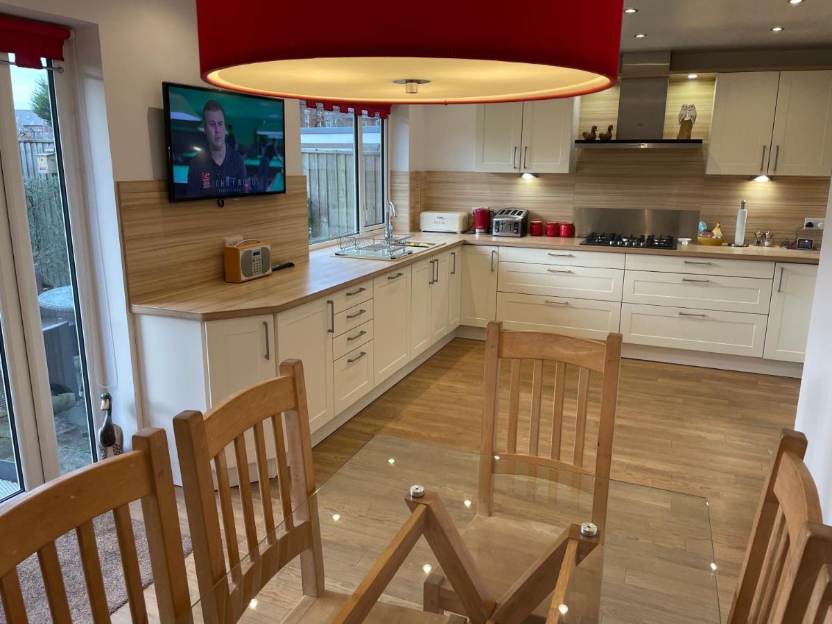 'Sounion' - Fabulous, Spacious Modern House With Large Private Garden In Leafy Lytham Lytham St Annes Buitenkant foto